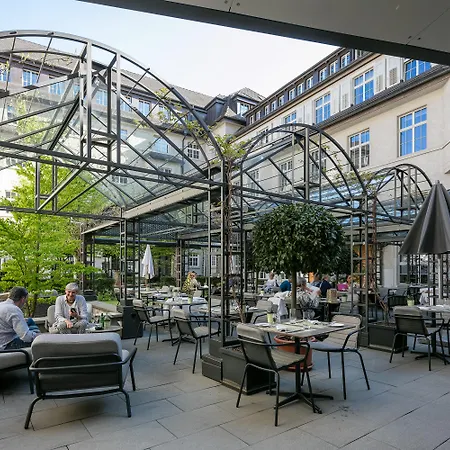 Glockenhof Hotel 4*