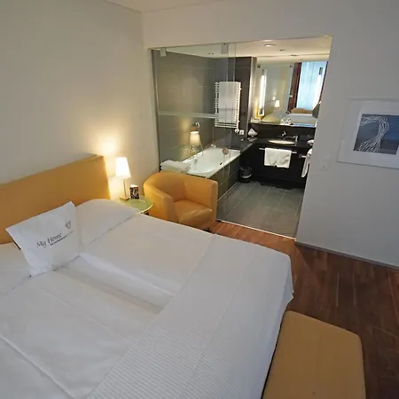 Glockenhof מלון 4*